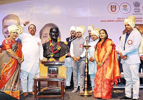 बदलापूरात इनडोअर स्टेडियम उभारणार