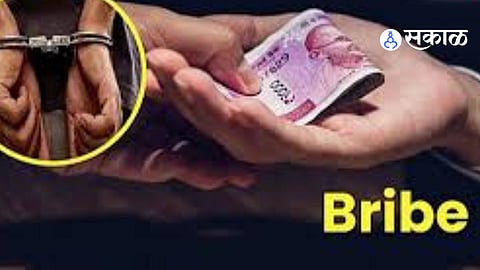Maharashtra Anti-Corruption Bureau Traps Officials in Land Record Bribery Case