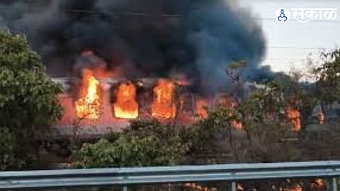 Rajdhani Express Fire Incident: Quick Response Saves 68 Passengers Near Ratlam