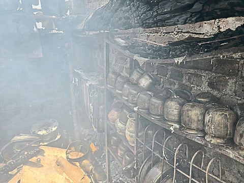 बेडसे गावातील महिलेचे घर भस्मसात