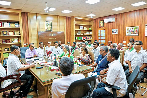 पेसा मोबिलायझर्सची पदे रद्द करू नका
