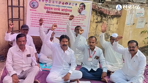Farmers' Struggle: Protest Against Jakraya Sugar Factory Over Pending Payments