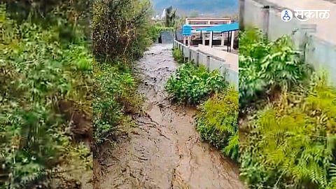 Torrential Unseasonal Rain in Wai-Jawali; Vehicle Movement Disrupted Across Satara