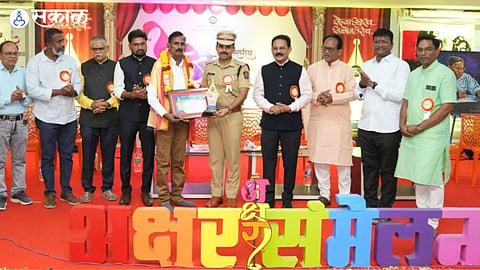 Cultural Milestone: Calligraphy Artist Ramdas Wakchaure Honored at State-Level Calligraphy Conclave