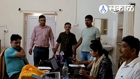 Shahdol accountant caught taking bribe by Lokayukta
