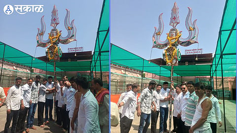 151 kg silver trident offered by devotees from Madhya Pradesh