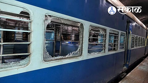 Diva Sawantwadi train glass shattered in tunnel