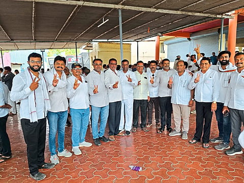 शेतकरी संघावर शिवसेनेचा भगवा; हिरे समर्थकांचा धुव्वा