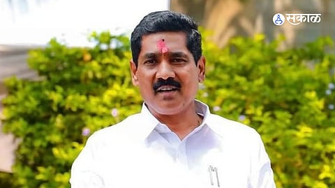 Political Waves in Beed