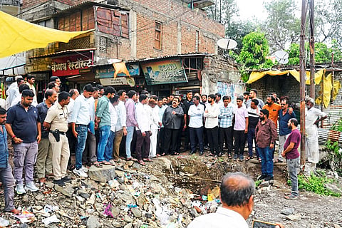 नांदगावमधील विकासकामांची युध्दपातळीवर पाहणी; दिरंगाई केल्यास ठेकेदारांना दंडात्मक कारवाईची तंबी!( महत्वाचे आवश्यक)