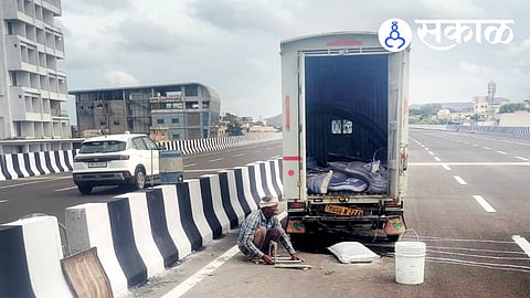 When will Karad Flyover open?