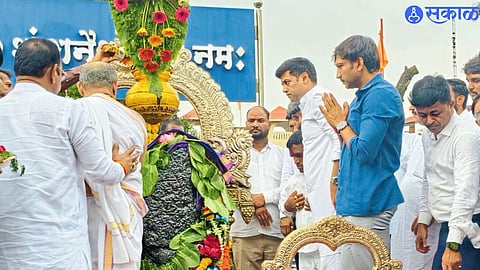 Temple Visit Turns Political: Srikant Shinde Slams Opposition Over Hindutva Stand