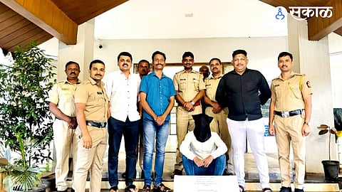 Velhe Police arrested an accused carrying an illegal country-made pistol and live cartridges under the Arms Act in Pune district.
