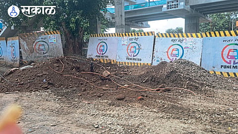palkhi route metro work digging