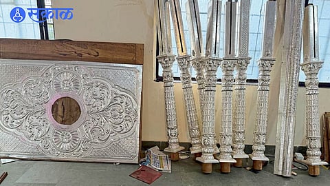 silver ornamentation work on Sant Tukaram Maharaj Palkhi chariot has been completed.