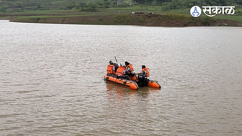 Police and Rescue Team Recover Body of Citizen Who Drowned in Water