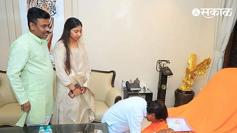 Vinayak Raut thane Domestic Violence Case