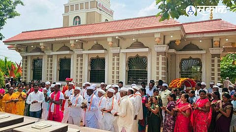 Thousands of villagers gathered to witness the grand departure of the inaugural Karde Dindi during the Ashadhi Wari.