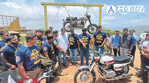 MP Udayanraje Bhosale Inaugurates Vintage Motorcycle Event