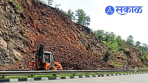 Mumbai Goa Highway road blocked by landslide