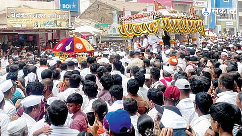 Faith and Devotion on Display as Mauli Palkhi Departs from Lonand