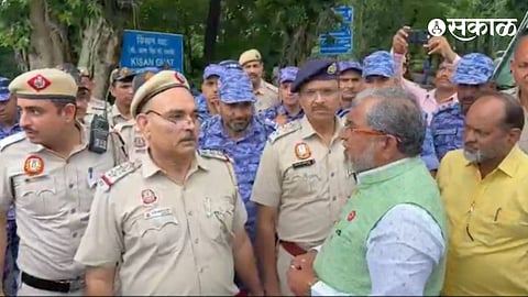 Raju Shetti mahadev jankar Detained Delhi Police