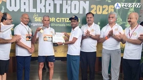 72-Year-Old Runner: १२ वर्षात तब्बल १७१ पदके पटकावणारा ७२ वर्षाचा तरुण धावपटू     
