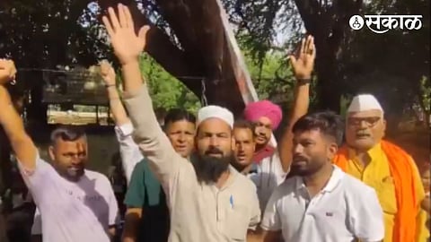 Muslim youth serving free food Humanity Story Jantar Mantar