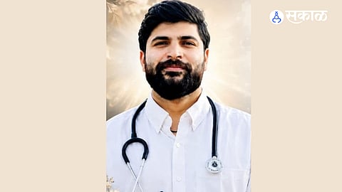 The tragic incident has left his hometown Mukramabad in Nanded district mourning the loss of a young medical professional.