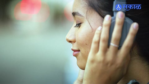 Listening to calming music can help reduce stress, improve mood and promote emotional well-being.