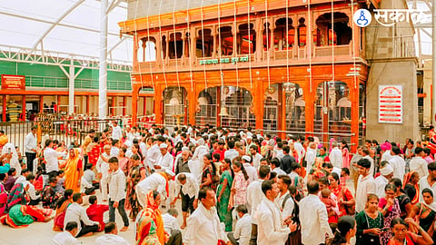 Lakhs of devotees visit Sant Eknath Maharaj Samadhi Mandir in Paithan on Ashadhi Ekadashi 2026