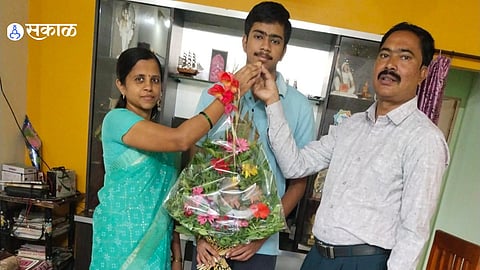 Satara Re NEET Success Arthav Bagal Scores 631 Marks Inspiring Students with Hard Work and Medical Career Goals