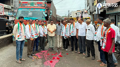 NCP Ajit Pawar party protests potholes on Sakri Shirdi National Highway in Satana demands immediate road repair