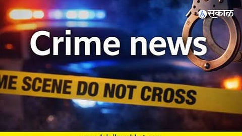 Pune Robbery News Four Men Attack Cashier with Spray and Escape with Rs 8 Lakh Cash on Sinhagad Road
