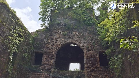 A portion of the historic Matriz Church tower at Vasai Fort collapsed, raising fresh concerns over the conservation of the 500-year-old heritage structure.