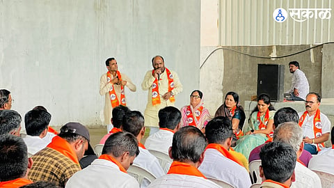 Shiv Sena leaders, office-bearers and Booth Level Agents (BLAs) during the Special Intensive Revision (SIR) review meeting on voter list revision at Chauka Circle in Chhatrapati Sambhajinagar district.