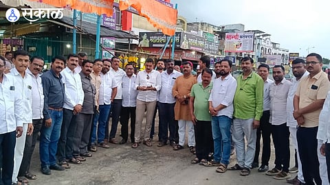 A road blockade protest will be held at Alephata on August 9, demanding the Pune–Nashik direct railway line. Organisers have appealed to citizens to join the movement, calling it a public agitation beyond party politics.