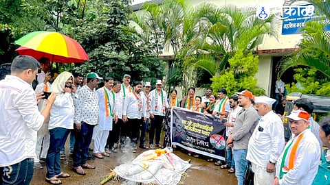 NCP workers in Velhe held a symbolic funeral procession protesting Harshvardhan Sapkal's remarks against Deputy Chief Minister Sunetra Pawar.