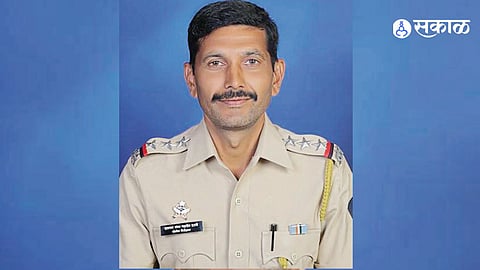 Maharashtra Police Viral Video Karad Police Start 112 Home Delivery Service for Senior Citizens and Women