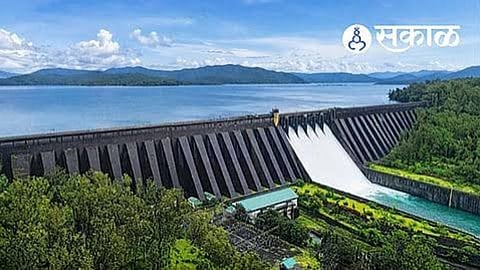 Koyna Dam Live Update Navja Receives 123 mm Rain Water Storage at 92.49 TMC Gates Open Four Feet
