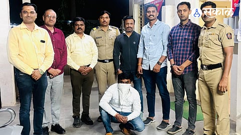 Illegal weapons seized in Uruli Kanchan; ATS detains a wanted criminal with a country-made pistol, cartridges and sickles.