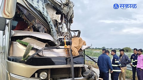 Maharashtra Samruddhi Expressway Accident Leaves One Dead And 10 Seriously Injured After Travel Bus Hits Container Truck