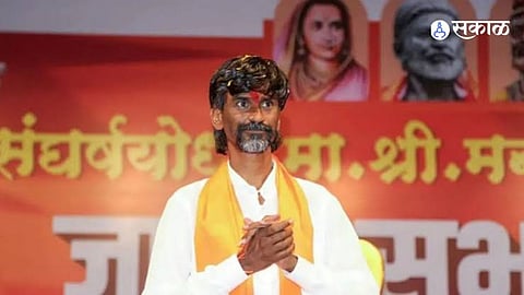 Manoj Jarange Warns Eknath Shinde and Sanjay Jadhav Over Maratha Reservation Demands During Ongoing Protest