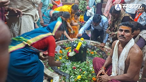 Lakhs of Devotees Visit Vaidyanath Temple on the Third Shravan Monday