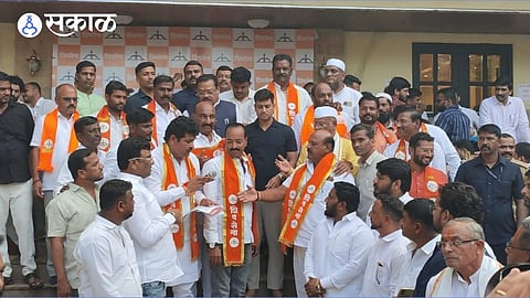 Phulambri 13 Leaders Including Municipal President Join Shiv Sena
