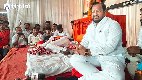 Shahajibapu Patil Meet to Manoj Jarange Patil