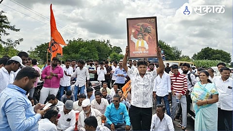 Road Blockade in Pimpalgaon Dola Over Maratha Reservation