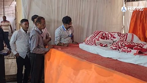 Manoj Jarange Refuses Medical Checkup As Hunger Strike Enters Fourth Day Doctors Team Returns From Antarwali Sarati