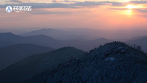 Great Smoky Mountains: America’s misty paradise of nature and adventure.