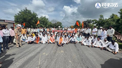 Manoj Jarange Patil Supporters Block Dhanora Junction